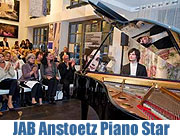 Evgeny Starodubtsev: Moskauer Star-Pianist begeisterte Münchner Unternehmer im „House of JAB Anstoetz“ am 06.05.2011 (Foto: Veranstalter)